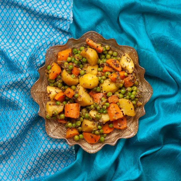 Aloo Gajar Matar